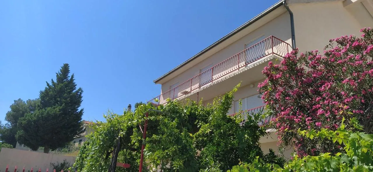 Kamen Pensionat Split